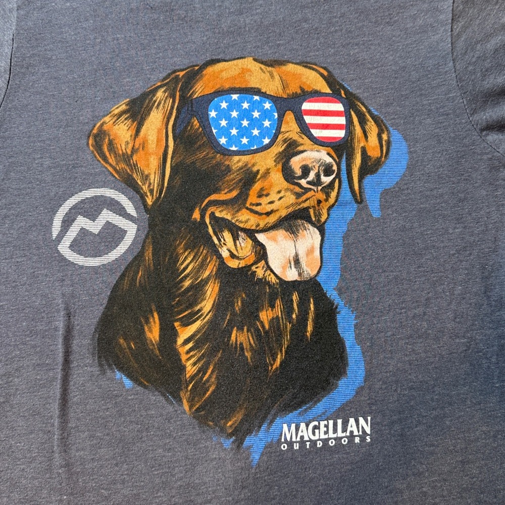 Magellan T-Shirt Kids Youth M Gray Lab Dog American Flag Sunglasses Graphic Tee - Picture 4 of 8